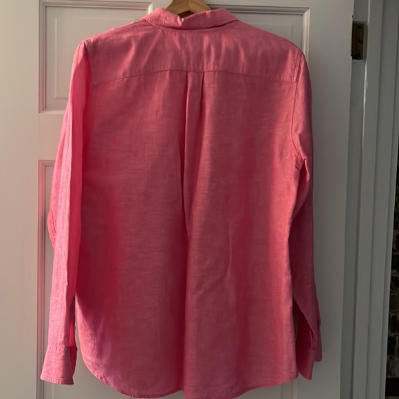 Banana Republic salmon colored women’s long sleeve button up. Large - Picture 3 of 3